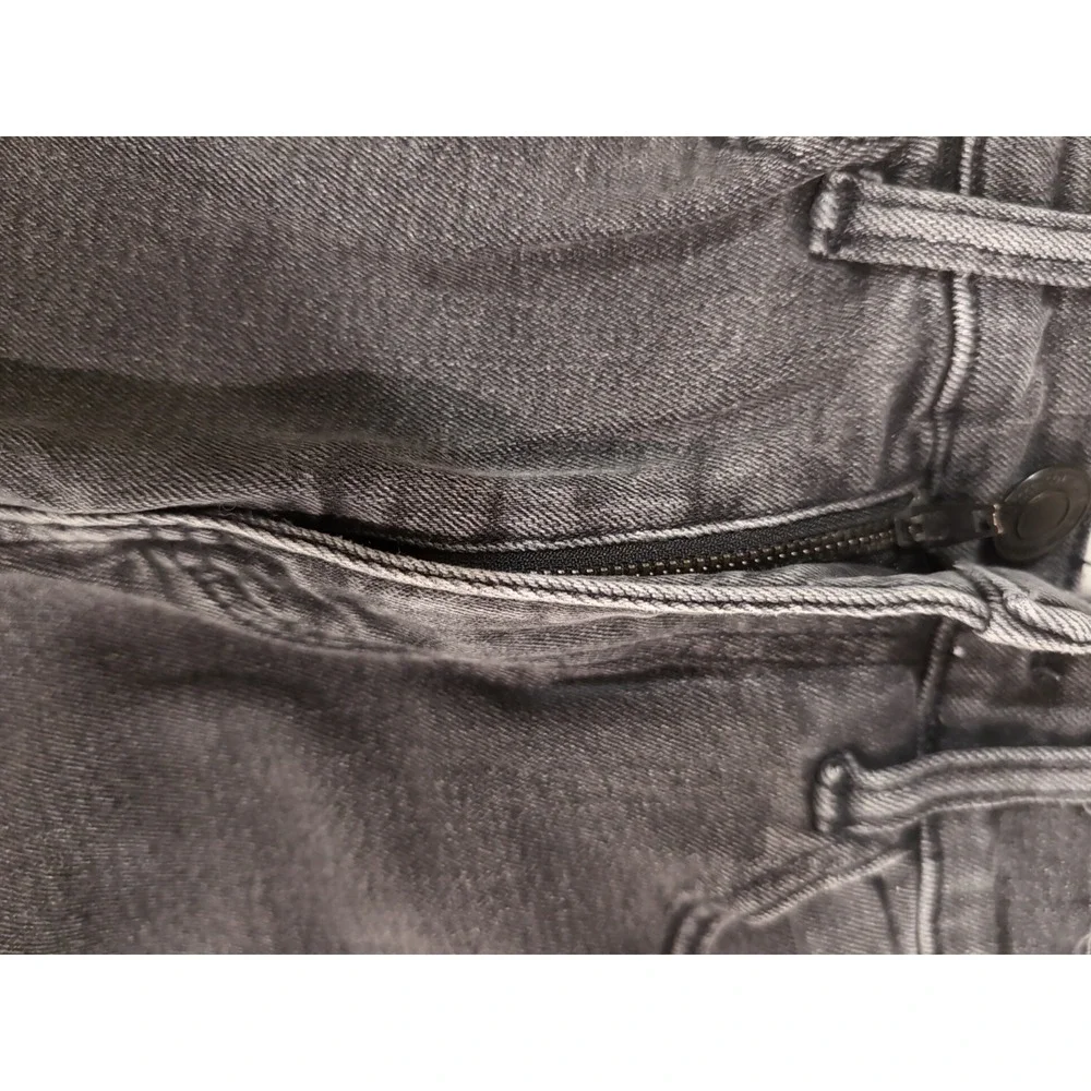 SO High Rise Boyfriend Midi Distressed Shorts Women's 1/25W Black‎